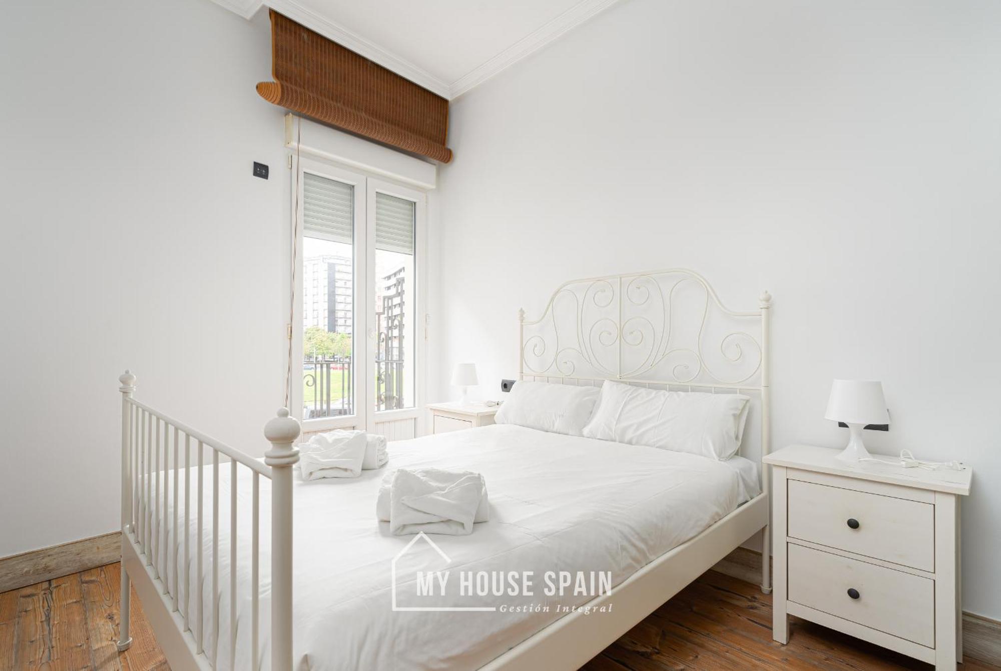 Myhousespain - Piso Reformado En El Centro Gijon Exterior photo