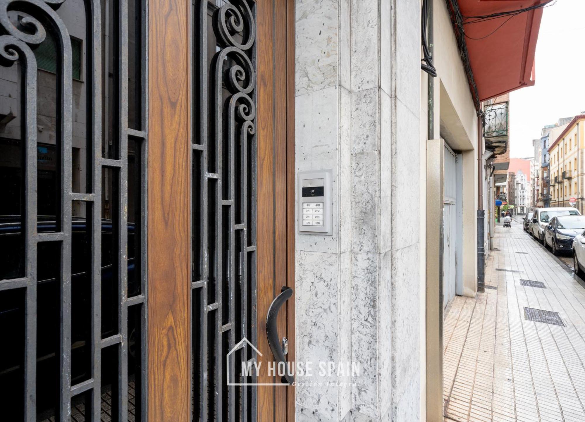 Myhousespain - Piso Reformado En El Centro Gijon Exterior photo