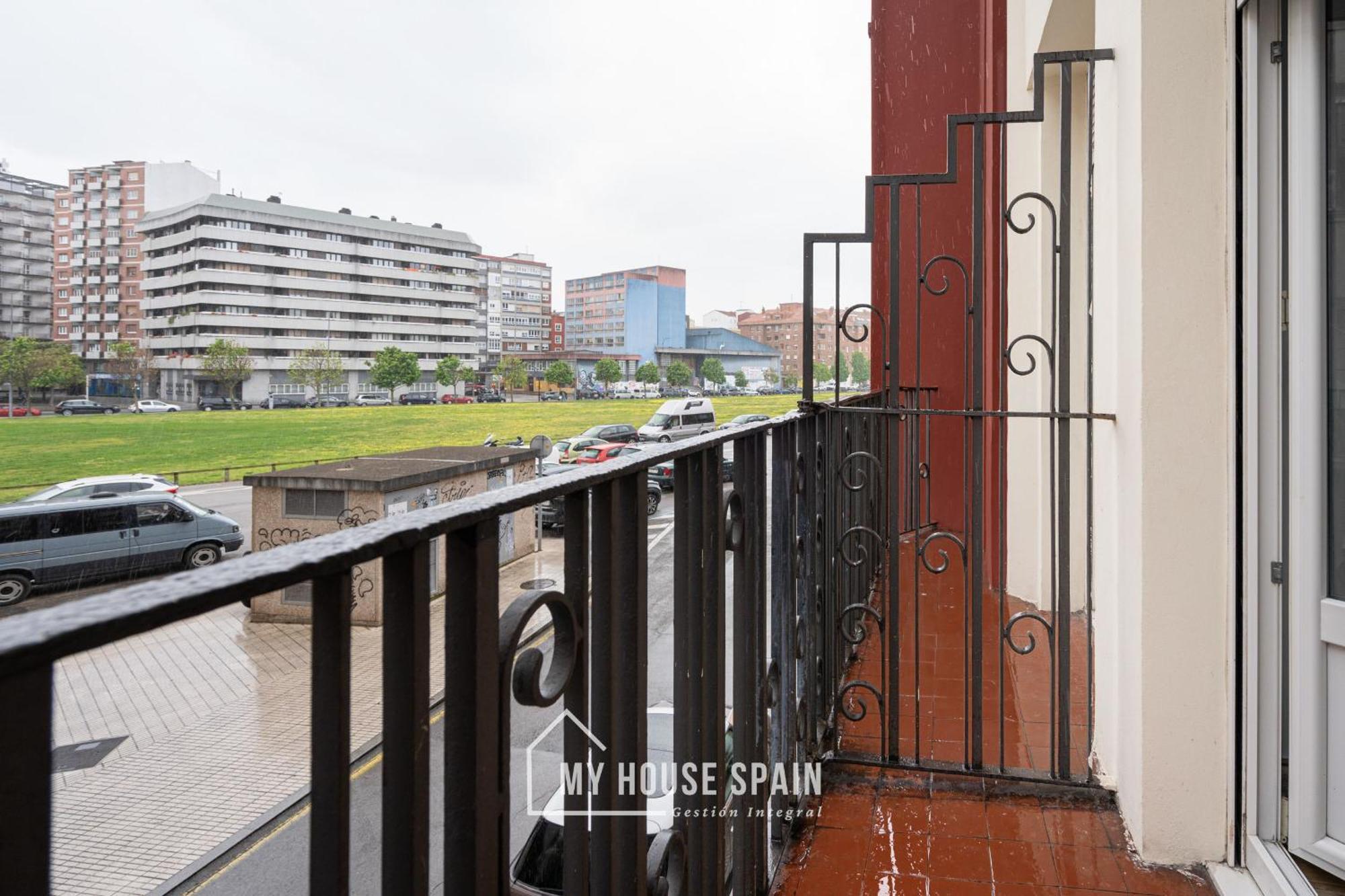 Myhousespain - Piso Reformado En El Centro Gijon Exterior photo